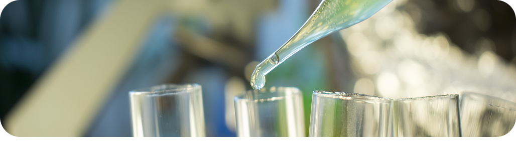 Imagem ilustrativa de tubos de ensaio com líquido